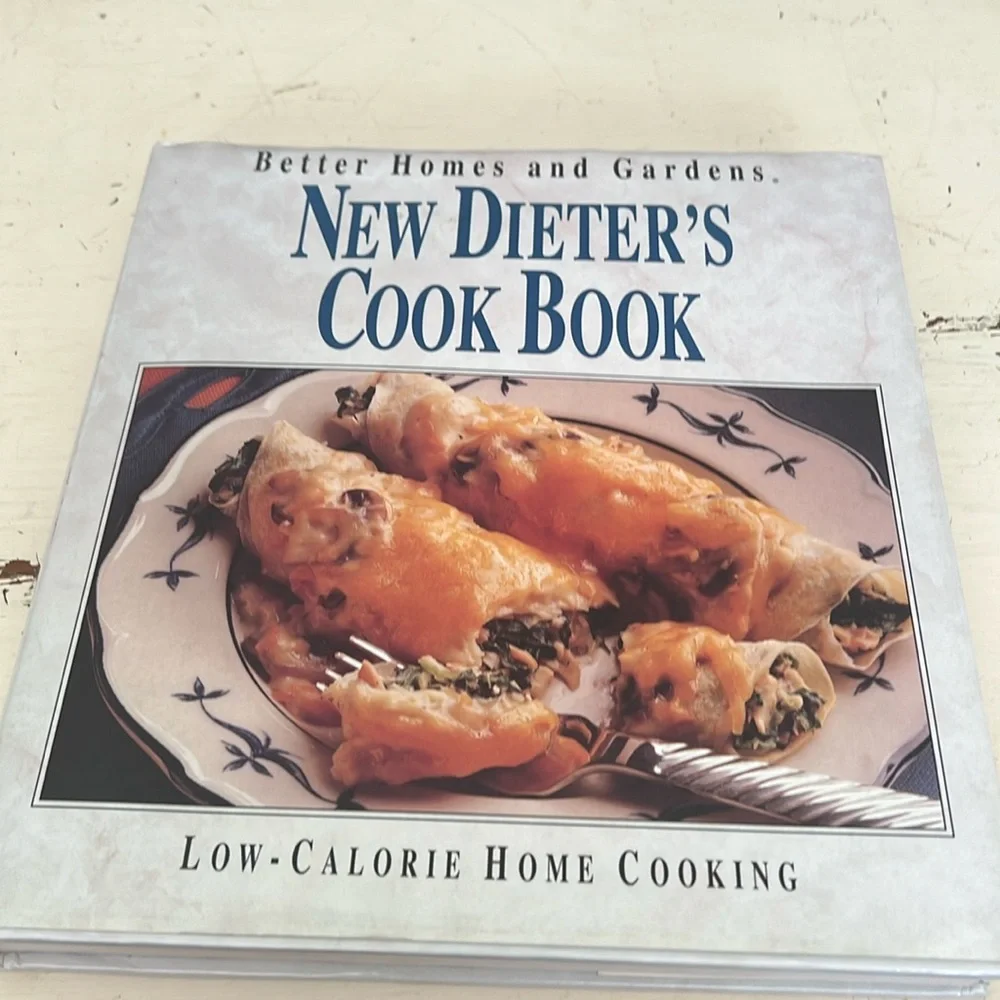 Vintage 1992 Better Homes and Gardens New Dieters cookbook.